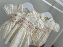 Load image into Gallery viewer, Cream with tan bows
