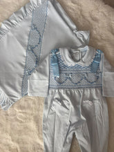 Load image into Gallery viewer, Blue Girls Garland Blanket Only
