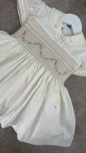 Load image into Gallery viewer, Cream with pastel garland
